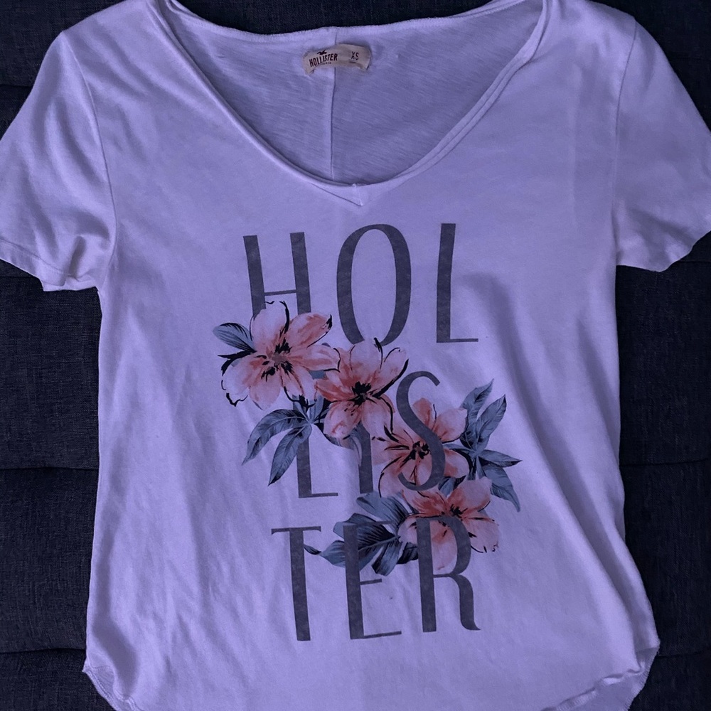 White Hollister logo tee